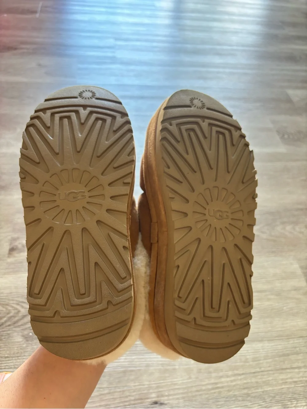 UGG Tazzlita Chestnut Womens Size 10